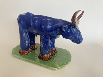 Verschiedene Kunstobjekte aus der Abschlussausstellung der Kunsttherapie Juni 2026.