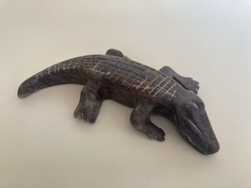 Verschiedene Kunstobjekte aus der Abschlussausstellung der Kunsttherapie Juni 2026.