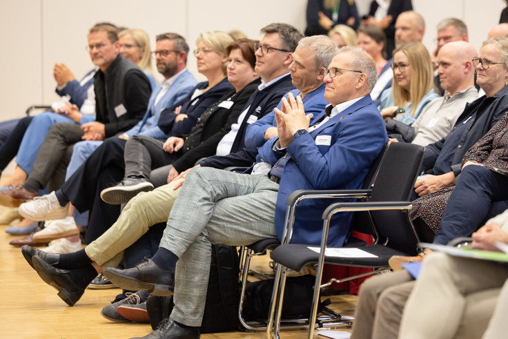 Publikum bei der Gütesiegel Übergabe