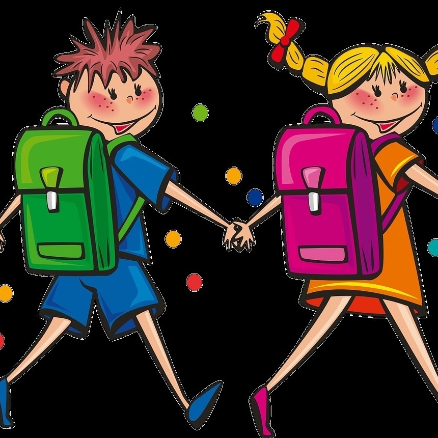 Eine farbige Zeichnung eines Jungen und eines Mädchens mit Schulranzen. Beide Kinder tragen einen Schulranzen und sind von hinten zu sehen. Sie gehen Hand in Hand und gucken fröhlich nach hinten. Das Mädchen hält in der freien Hand einen Stift.