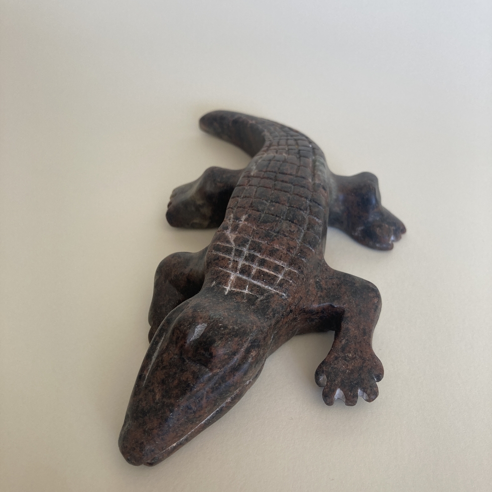 Verschiedene Kunstobjekte aus der Abschlussausstellung der Kunsttherapie Juni 2026.